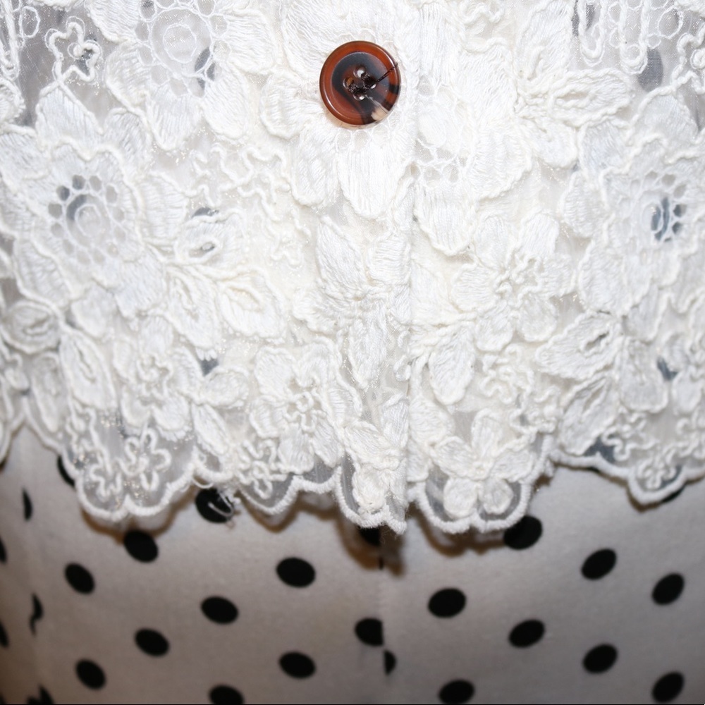Zara Lace pattern top - Picture 6 of 7